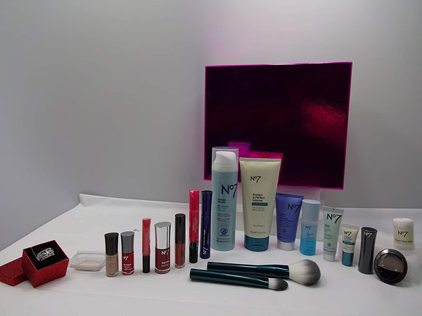 Globe Trotter No7 Beauty Bundle Collection Gift Box Hamper Skincare Make Up Bushes Crystal Ring