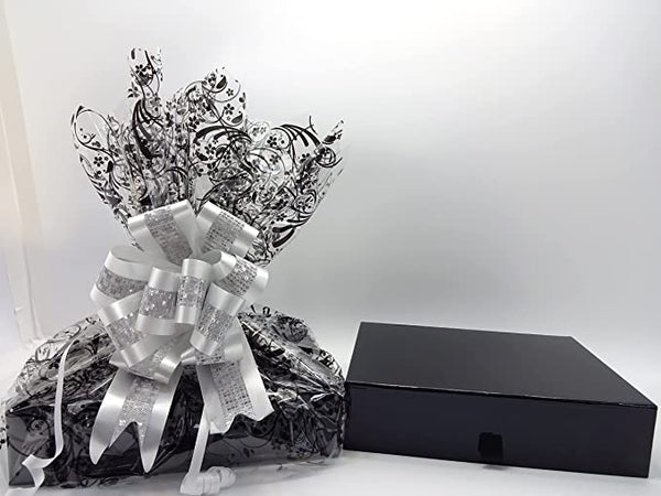 Globe Trotter No7 Beauty Bundle Gift Hamper For Her Face & Eye Shadow Palette Eye Liner Lip Glaze Mascara & More