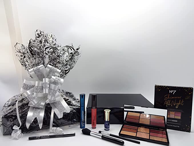globe trotter No7 Beauty Bundle Gift Hamper For Her Face & Eye Shadow Palette Eye Liner Lip Glaze Mascara & More