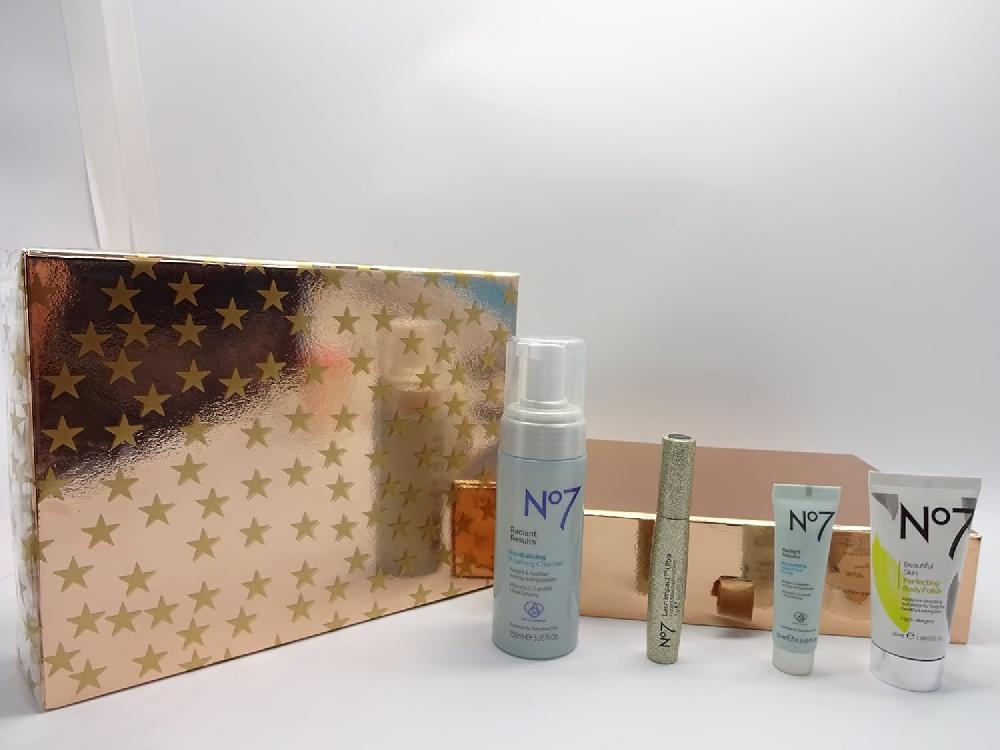 globe trotter No7 Indulgence Skincare & Mascara Collection Gift Box Set Gift Wrapped