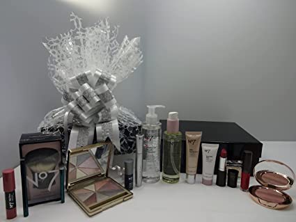 globe trotter No7 Limited Edition Beauty Bundle Gift Box Gift Hamper