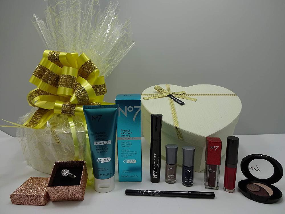 globe trotter No7 Limited Edition Luxury Valentines Hamper Skincare & Makeup Beauty Glam Gift Box Gift Hamper Crystal Ring Included