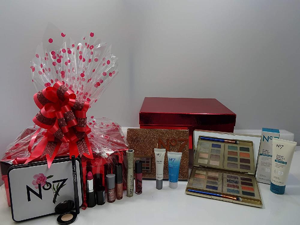 globe trotter No7 Luxury Beauty Bundle Collection Gift Box Gift Hamper For Her