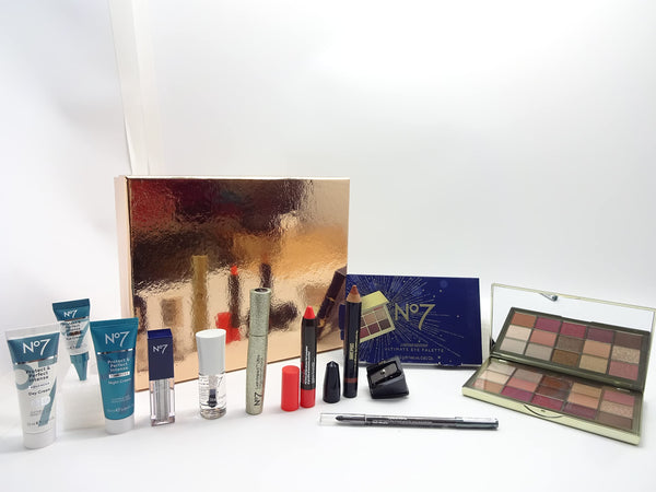 Globe Trotter No7 Luxury Beauty Skincare & Make Up Collection Gift Set