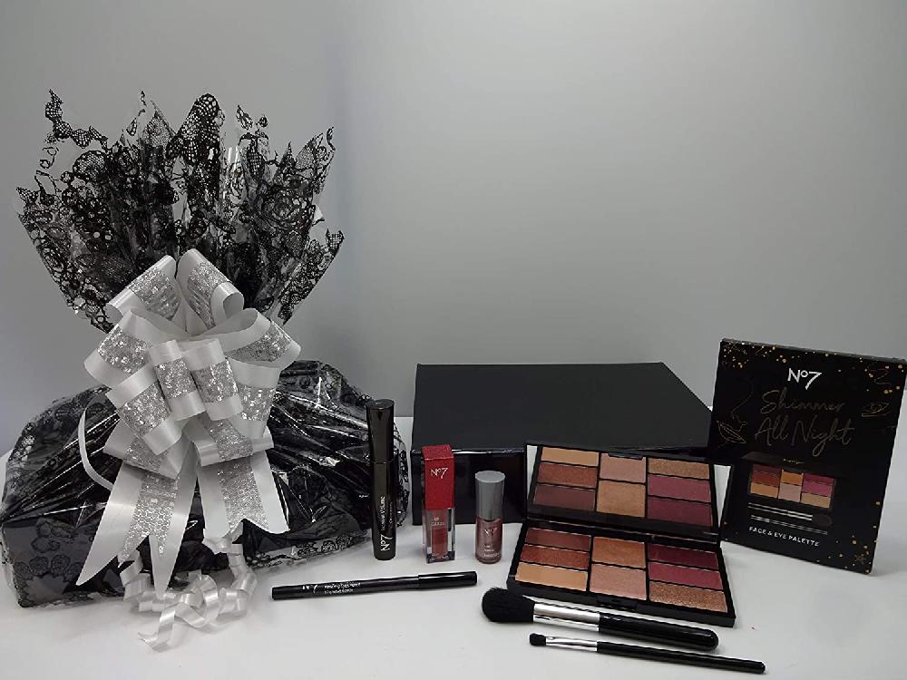 globe trotter No7 Skincare & Make Up Collection Gift Set Gift Hamper Gift Wrapped