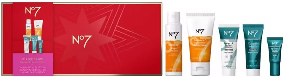 globe trotter No7 Skincare Treats The Discovery Collection Gift Set