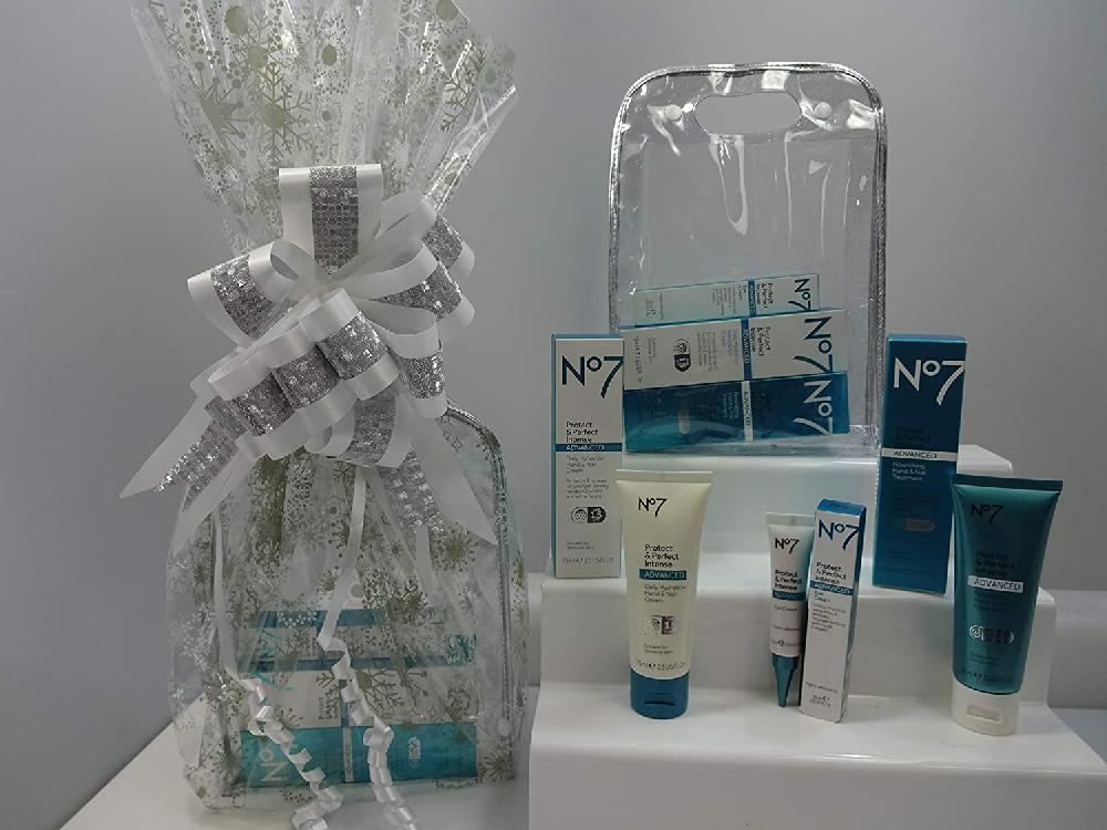 globe trotter No7 The Perfect Skincare Collection Gift Hamper Gift Wrapped Gift Set Protect & Prefect Collection For Her