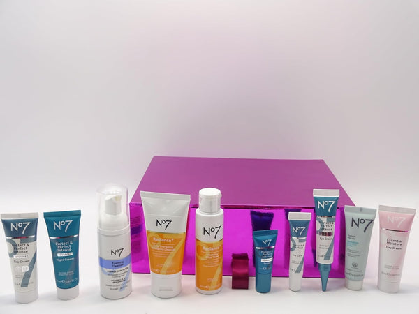 Globe Trotter No7 The Perfect Skincare Collection Gift Set Hamper – Luxury Skincare For Her Ideal For Birthdays & Festive Occasions