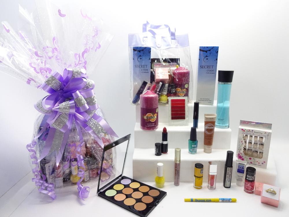 globe trotter Perfume and Make Up Gift Hamper For Women Luxury Beauty Bundle Gift Set