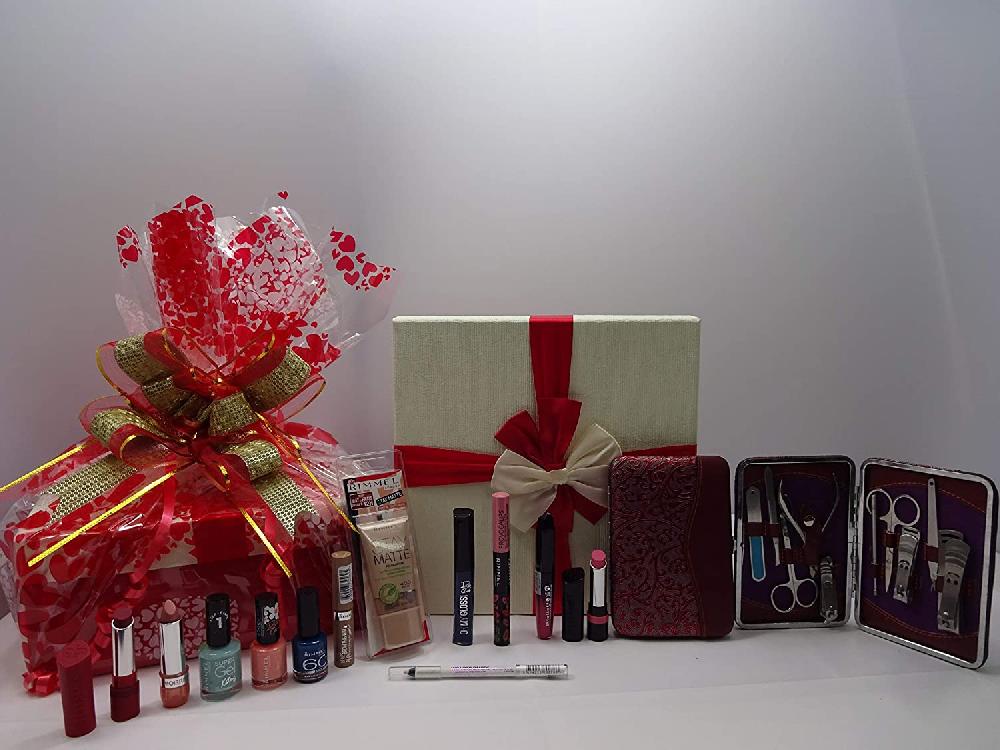 globe trotter Rimmel London 14 Piece Luxury Beauty Box Gift Hamper Gift Wrapped