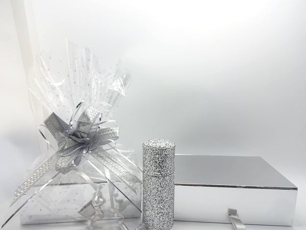 Globe Trotter Rimmel London Beauty Gift Box Hamper - Makeup Collection Bundle + Kabuki Brush Set With Stand