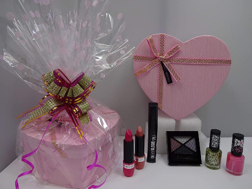 globe trotter Rimmel London Luxury Beauty Box Valentines Hamper Gift Set For Her