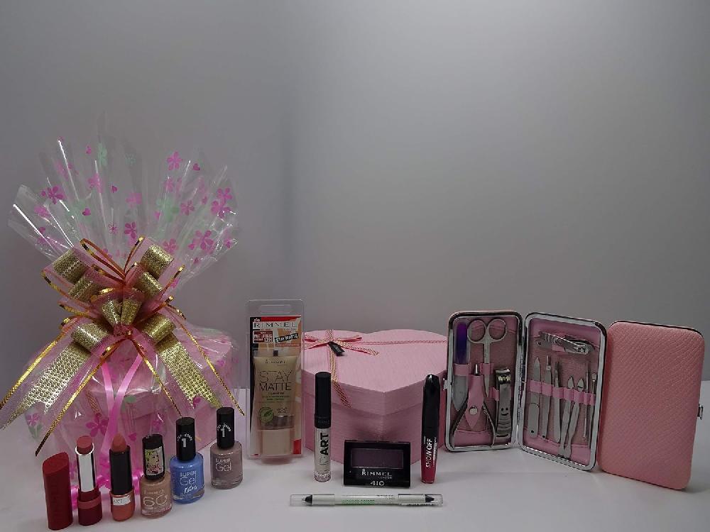 globe trotter Rimmel London Luxury Beauty Box Valentines Hamper Gift Wrapped Gift Hamper For Her - Manicure Kit