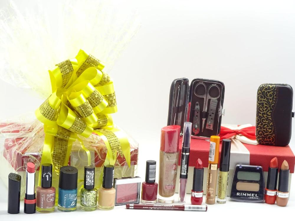 globe trotter Rimmel London Make Up Beauty 16pc Blockbuster Collection Gift Hamper Manicure Tool Kit