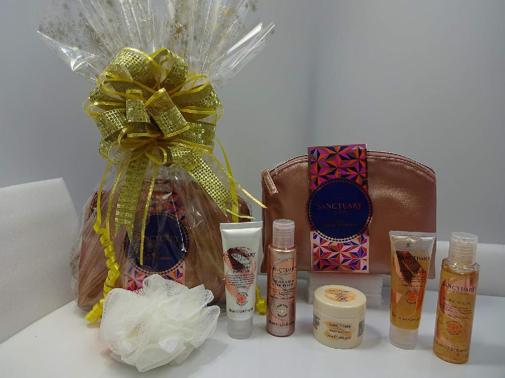 globe trotter Sanctuary Spa Luxe Travel Treasures Treat For Her Gift Bag Set Hamper For Women