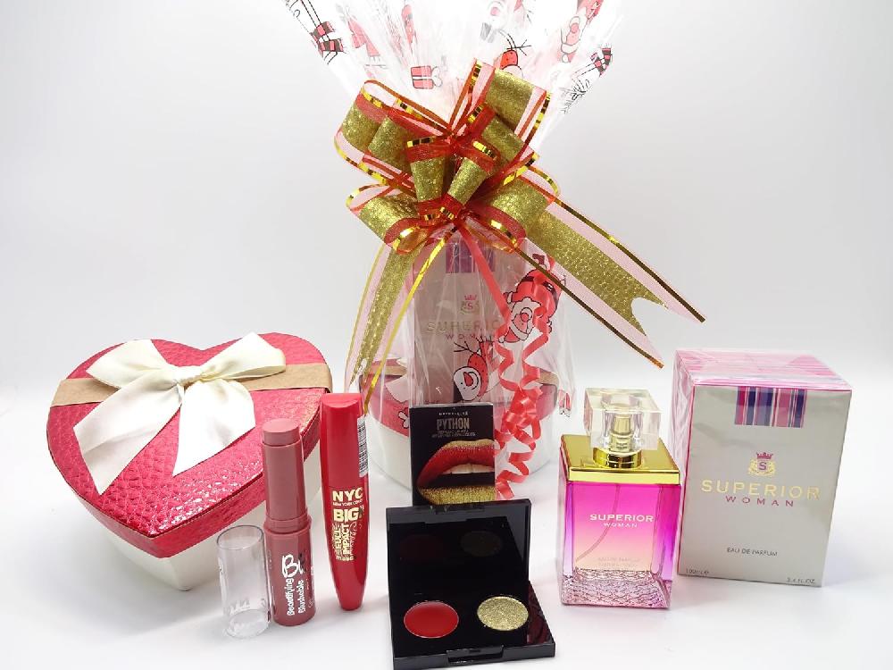 globe trotter Superior Women Perfume For Her 100ml Perfume & 3pc Make Up Kit Gift Hamper Beauty Bundle