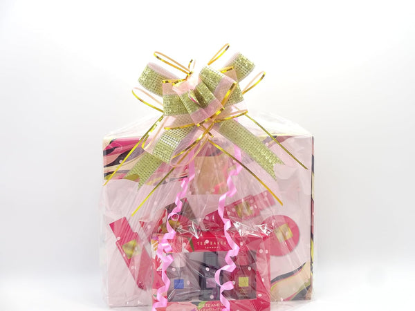 Globe Trotter Ted Baker Gift Set Hamper For Her - Ultimate Bathing Collection / Shower Oil & Body Butter & Body Spray & Spritz And Go Body Spray Collection Gift Set For Women