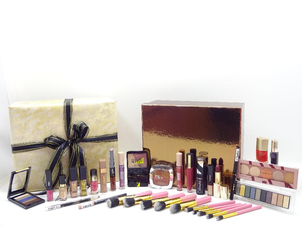 globe trotter Unique Present L'Oreal 22pc Beauty Blockbuster Make Up Gift Box Gift Set