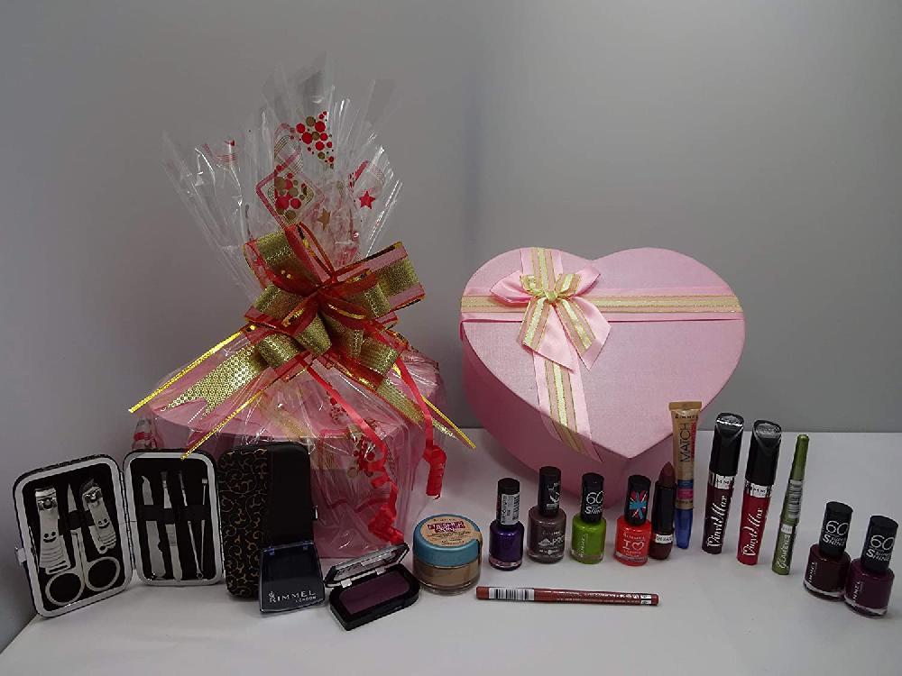 globe trotter Valentines Day Hamper For Her Rimmel London Luxury Make Up Beauty Bundle Gift Set + Manicure Set