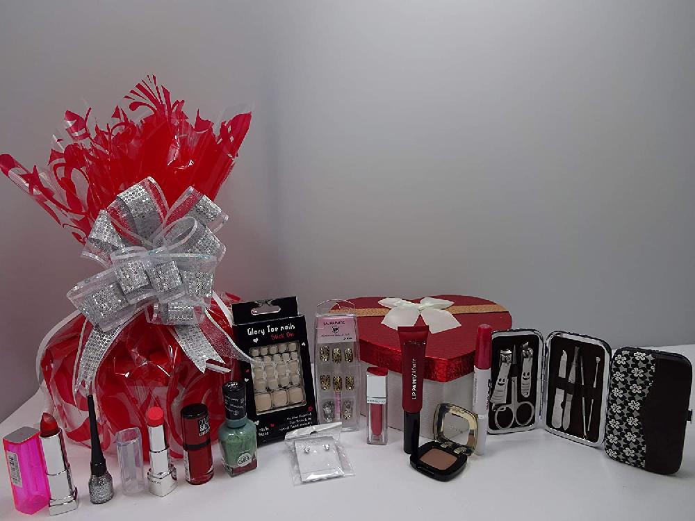 globe trotter Valentines Gift Luxury Beauty Bundle Gift Hamper For Her Free Crystal Studs Included