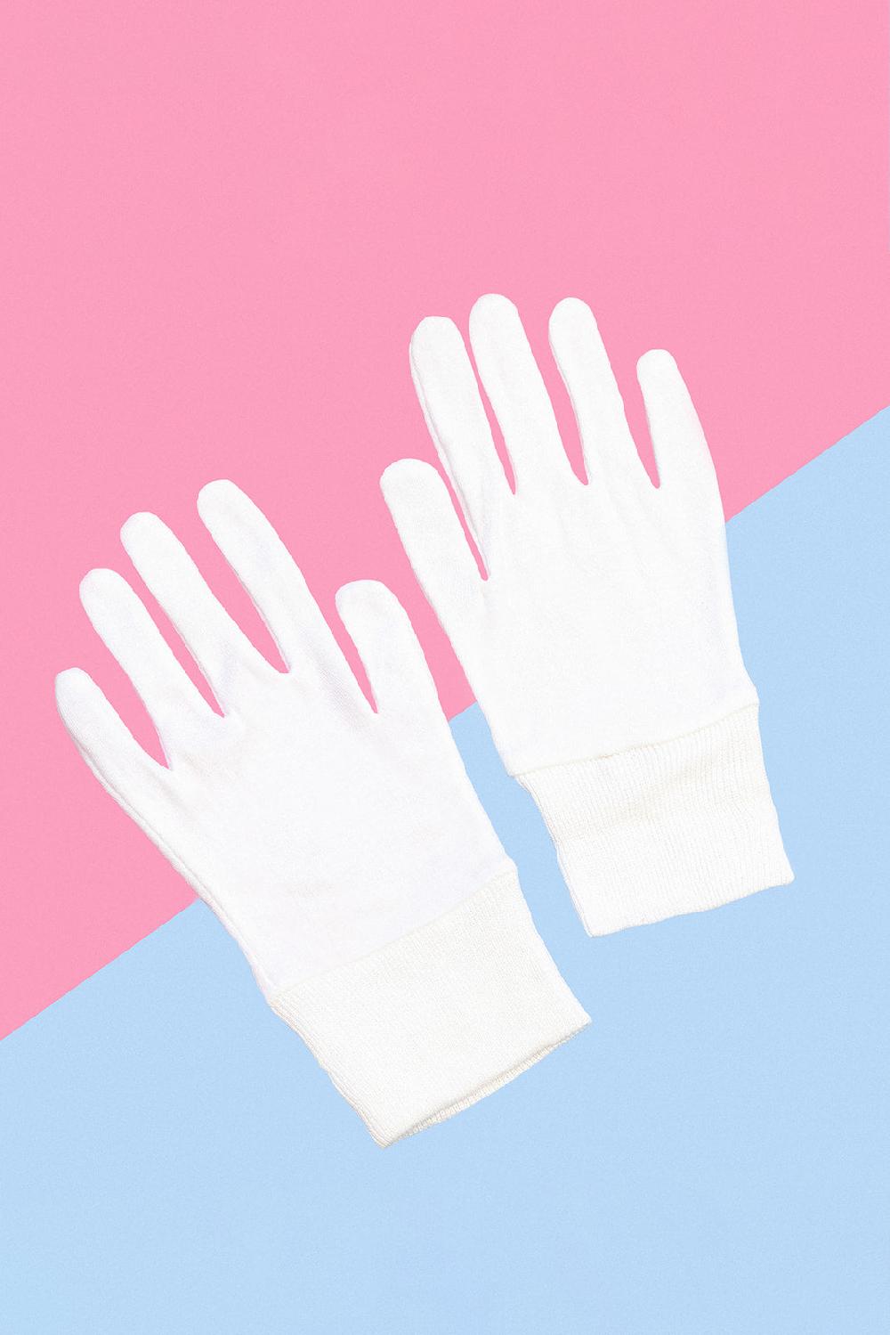 gmd White Gloves (bar socks)