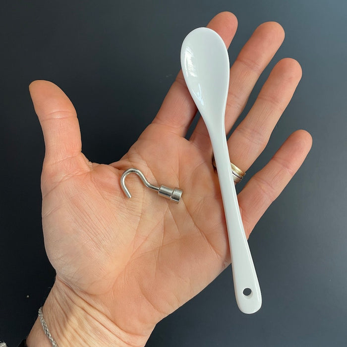 Gneiss Spice Ceramic Spoon And Magnetic Hook