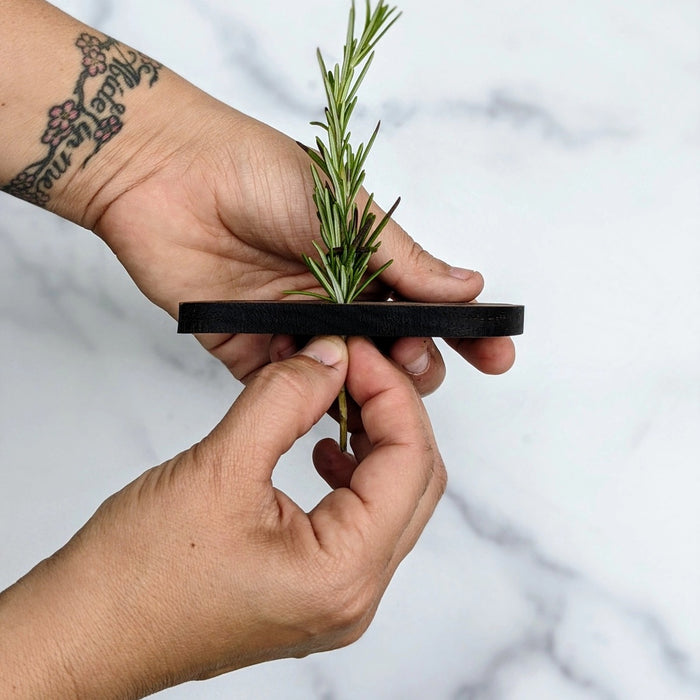 Gneiss Spice Handmade Herb Stripper