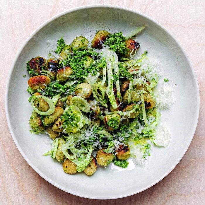 Gneiss Spice Tenderheart: A Cookbook About Vegetables And Unbreakable Family Bonds By Hetty Luis McKinnon