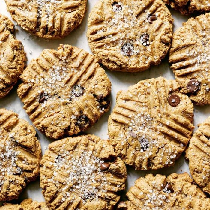 Gneiss Spice Zoë Bakes Cookies: Everything You Need To Know To Make Your Favorite Cookies And Bars