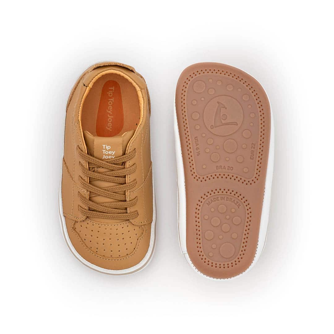 go barefoot Tip Toey Joey – Bossy Ollie – Hay