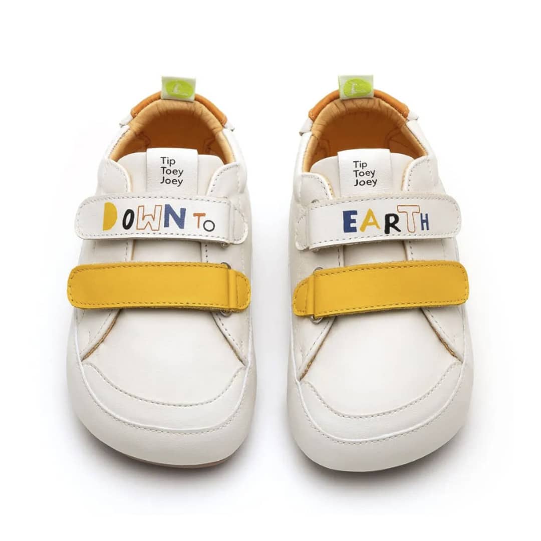 go barefoot Tip Toey Joey – Bossy Down to Earth – Tapioca / Caja / Tangerine