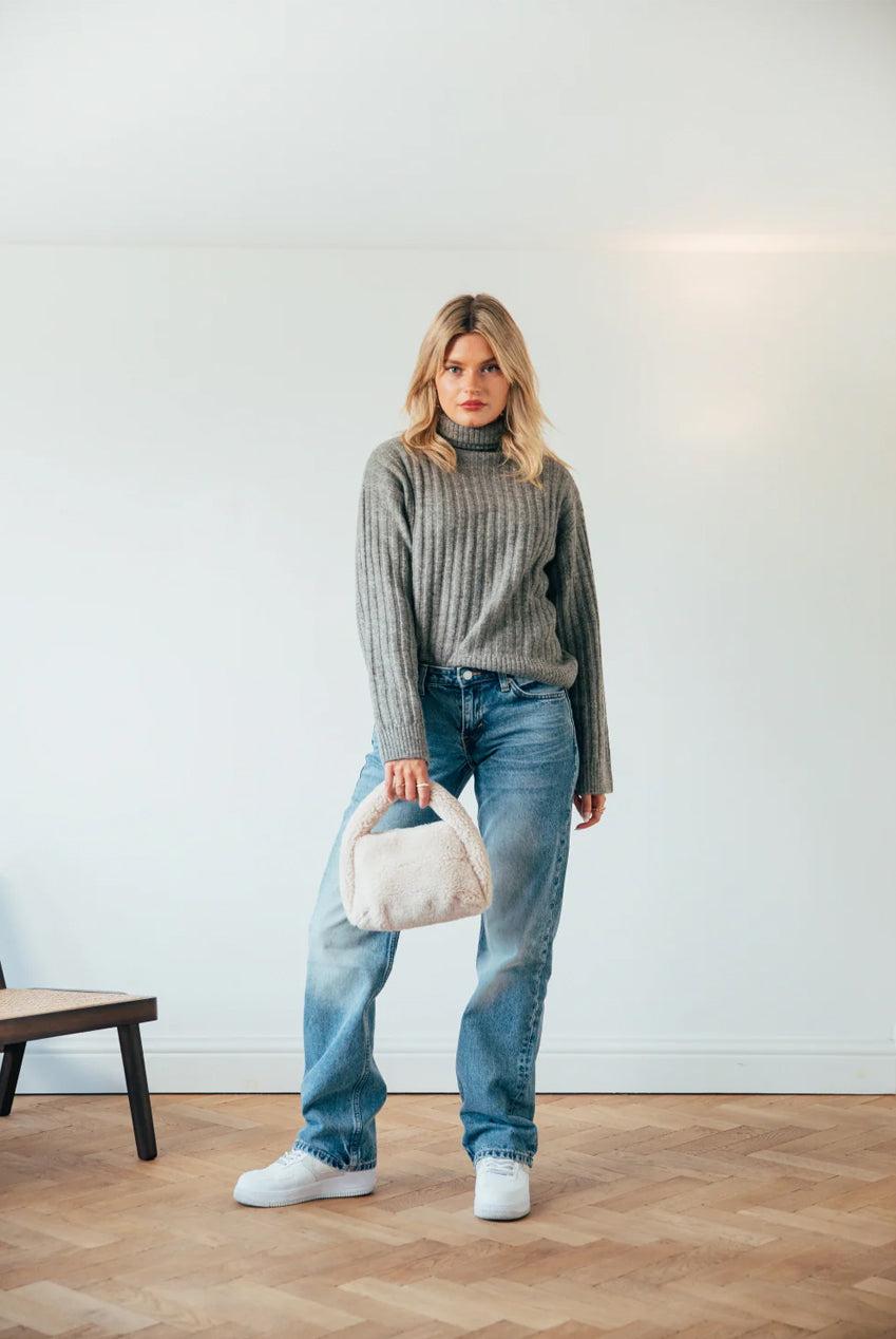 goddiva Borg Grab Bag In Cream by SVNX