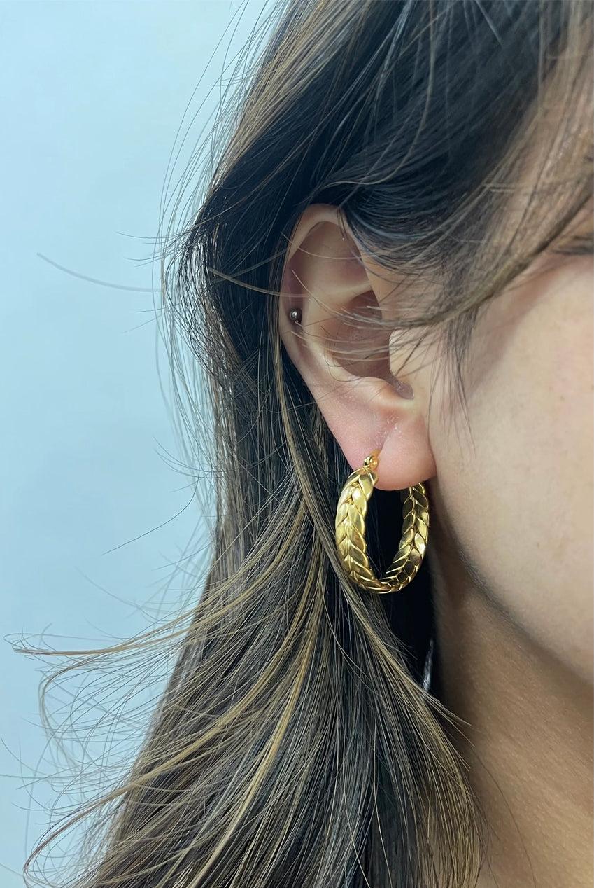 goddiva Braided Hoop Earrings In Gold by SVNX