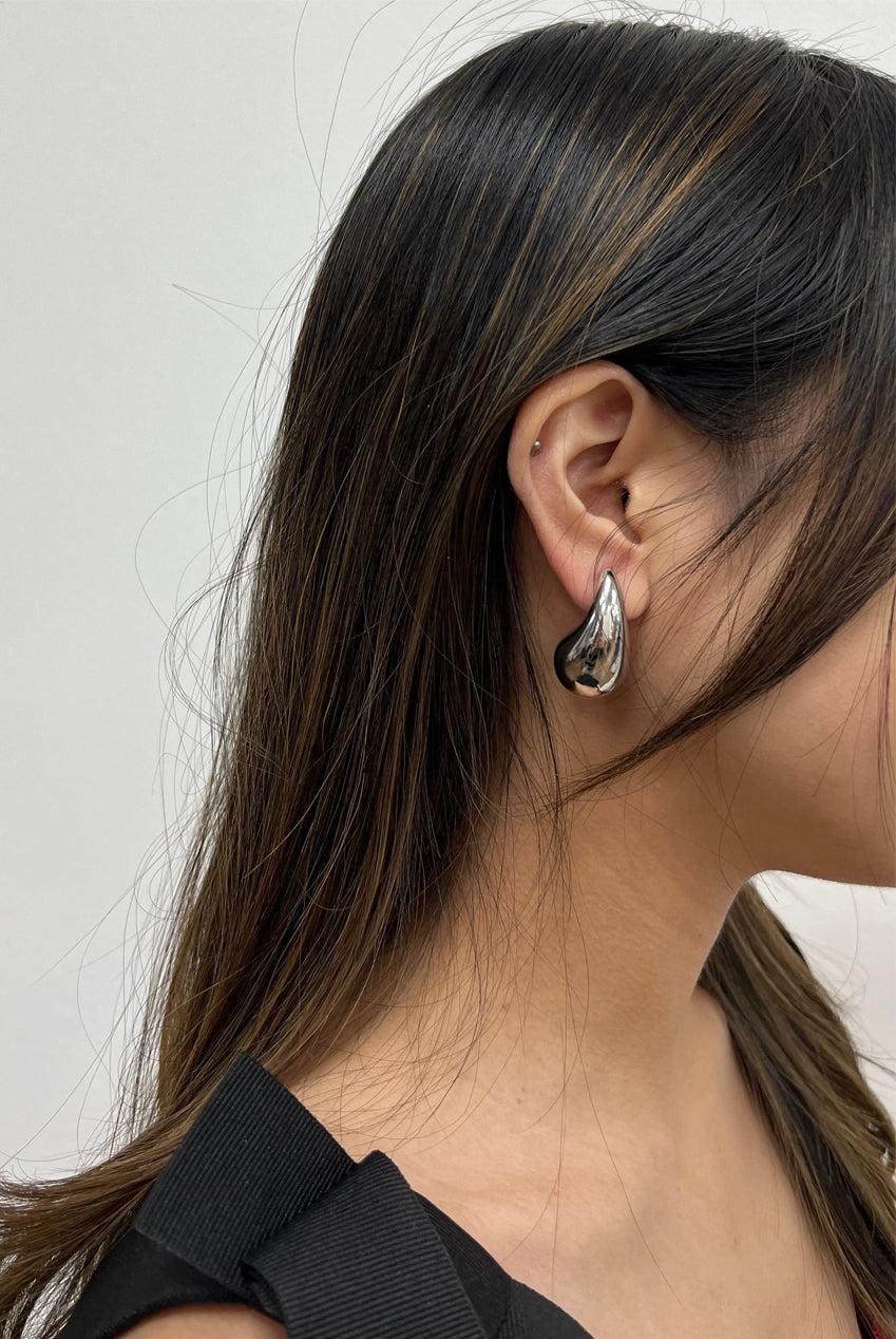 goddiva Chunky Droplet Earrings In Silver by SVNX