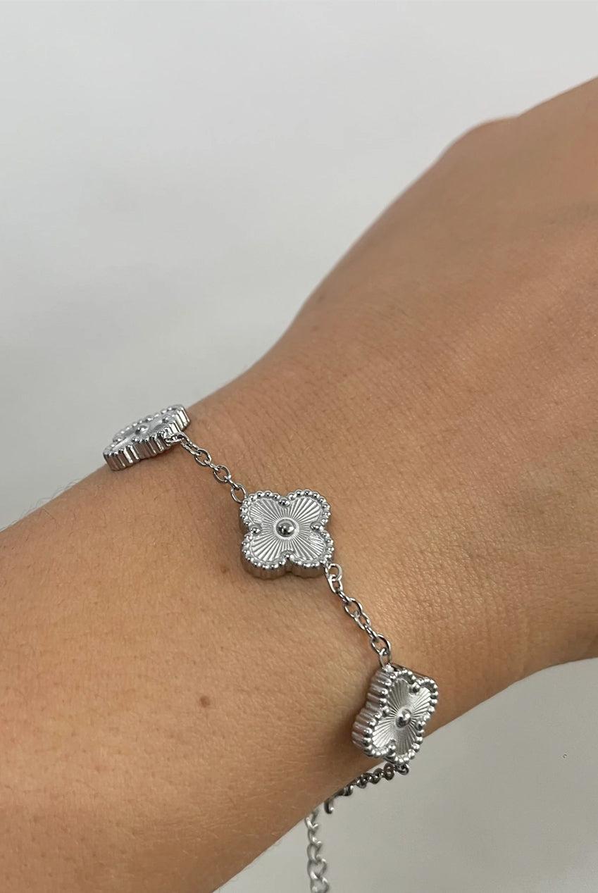 goddiva Clover Bracelet In Silver by SVNX