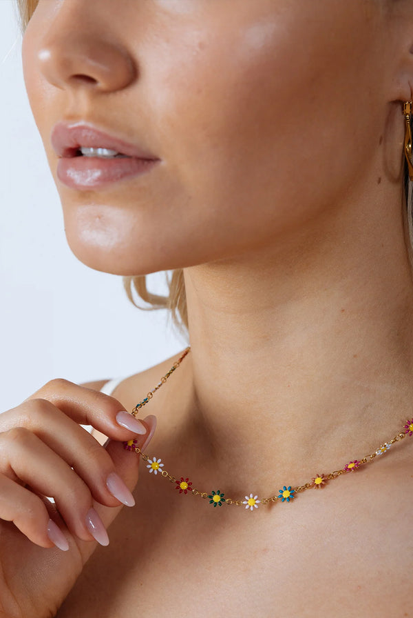 Goddiva Daisy Chain Necklace In Multi Gold By SVNX