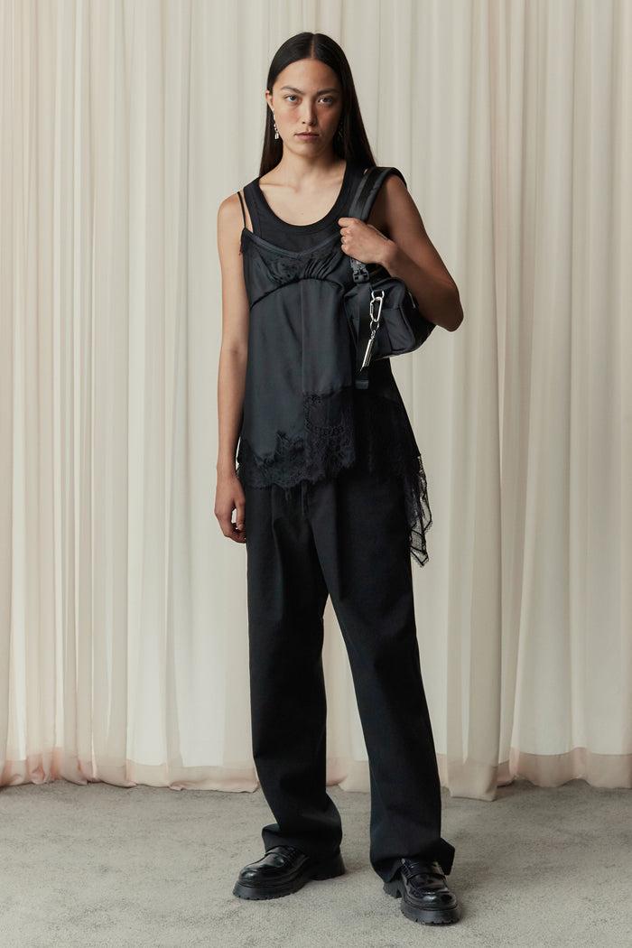 Goen.j Asymmetric Double-layered Lace Trimmed Camisole BLACK