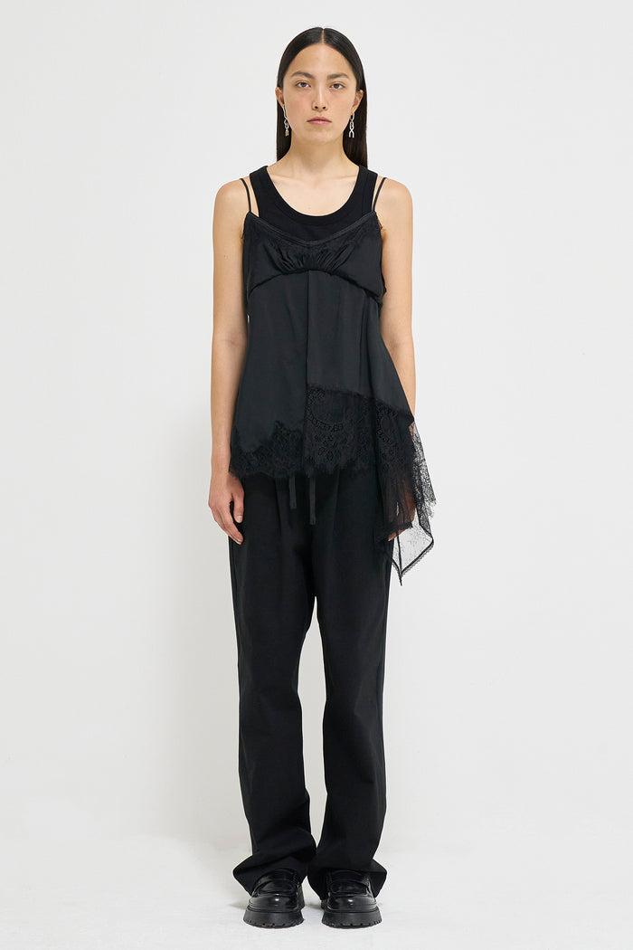 Goen.j Asymmetric Double-layered Lace Trimmed Camisole BLACK