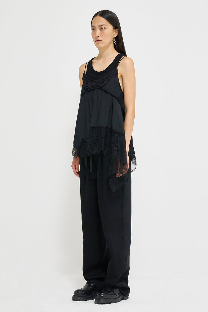 Goen.j Asymmetric Double-layered Lace Trimmed Camisole BLACK