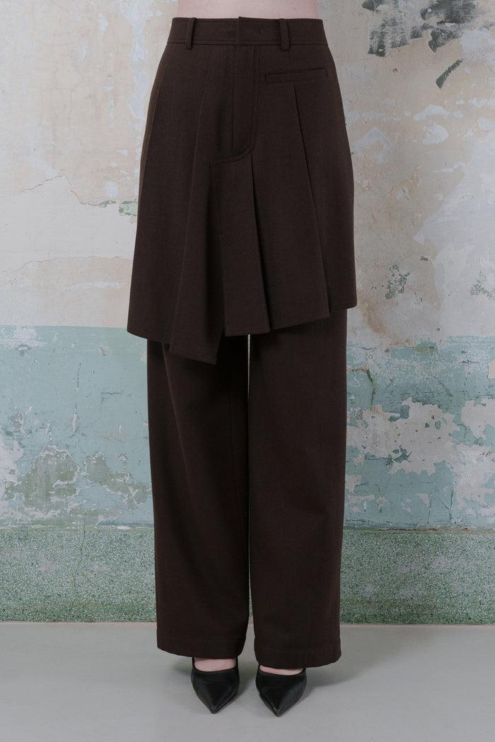 Goen.j Asymmetric Pleats Detailed Straight Pants BROWN