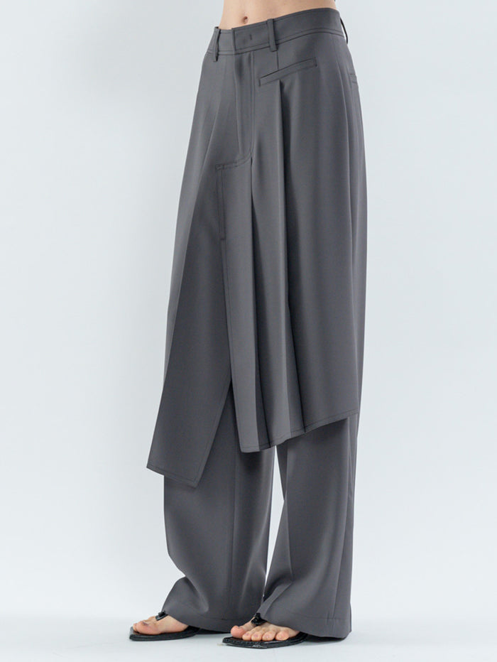 Goen.j Asymmetrically Pleated Straight-Leg Shorts CHARCOAL
