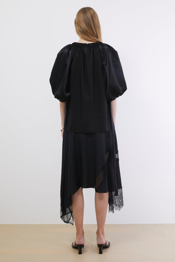 Goen.j Balloon Sleeved And Twisted Gathered Front Satin Top BLACK