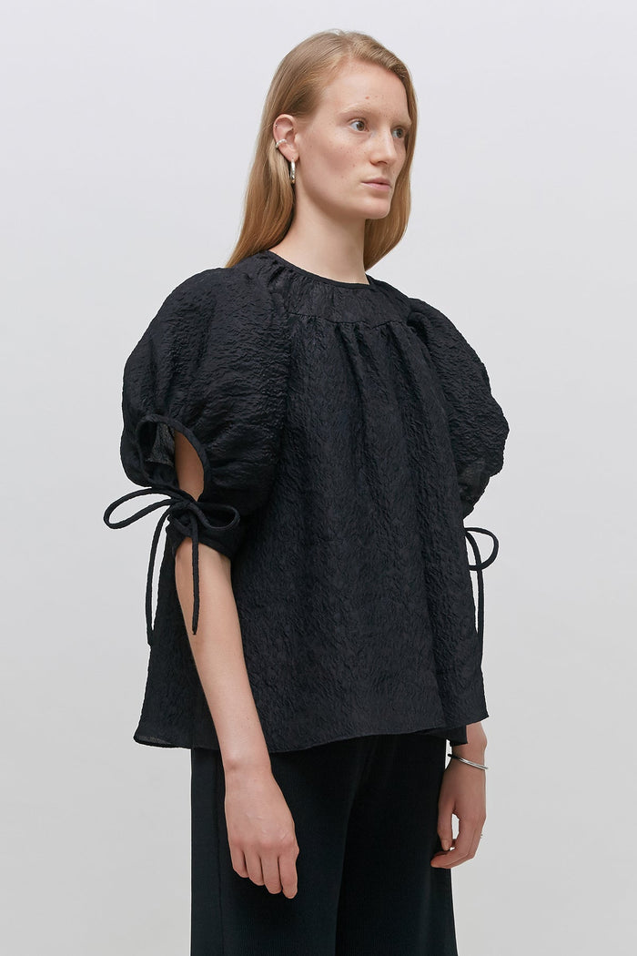 Goen.j Balloon Sleeved Gathered Silk-blend Matelassé Top BLACK