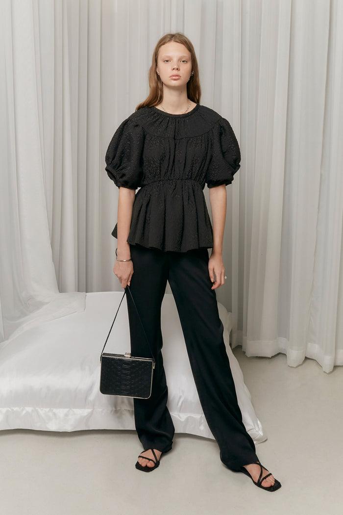 goen.j Balloon sleeved leopard matelassé gathered top BLACK