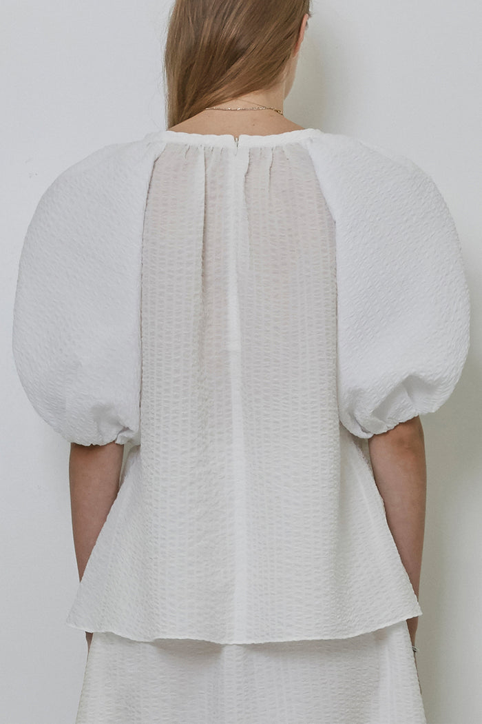 Goen.j Balloon Sleeved Seersucker Gathered Top BLACK