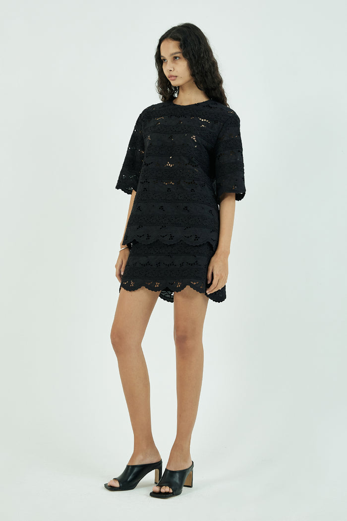 Goen.j Broderie-anglaise Cotton Floral-lace Striped Half-sleeve Top BLACK