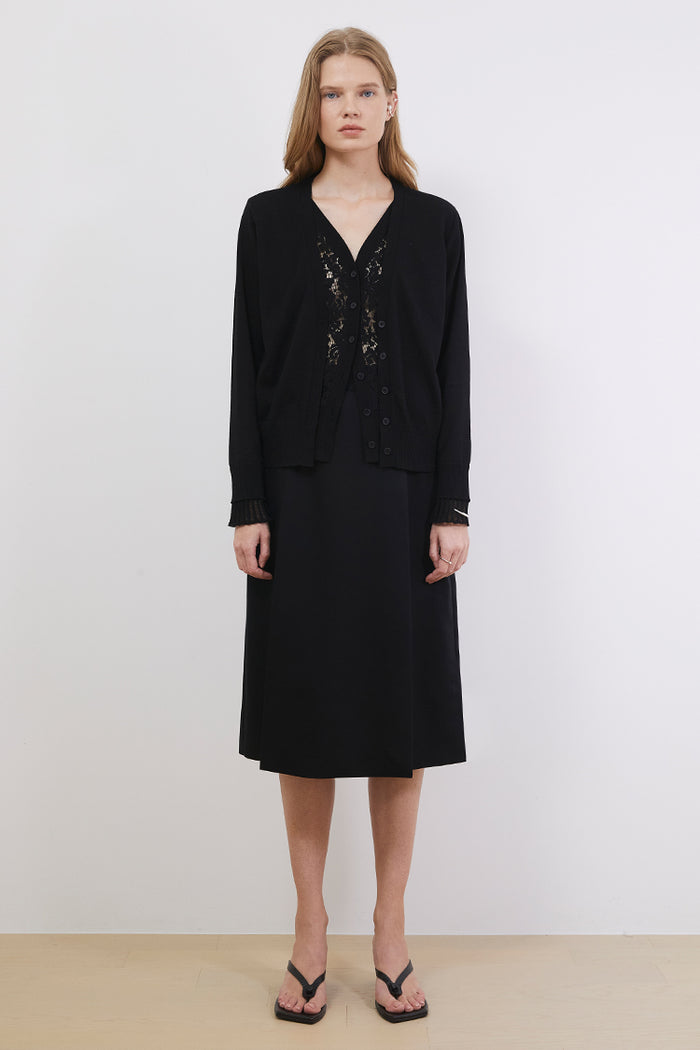 Goen.j Corded Lace Paneled V-neck Knit Cardigan BLACK