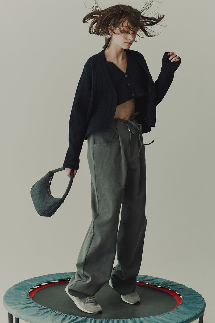 goen.j Double-layered cropped front panel and cable knit cardigan NAVY