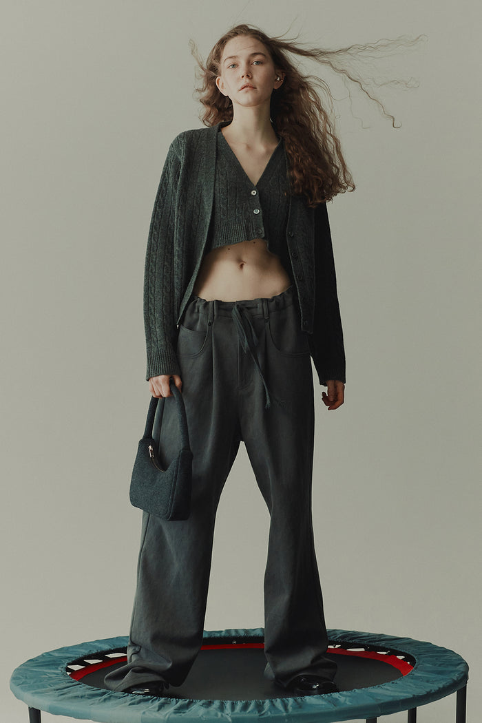 goen.j Double-layered cropped front panel and cable knit cardigan