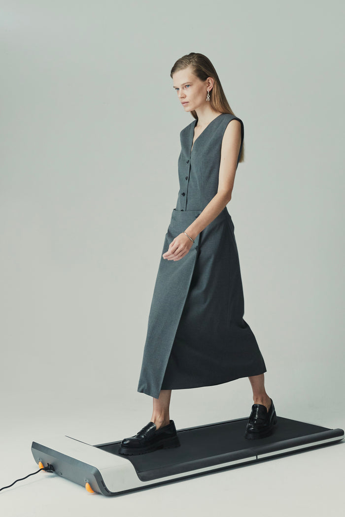 goen.j Double-layered cropped front vest panel dress GREY